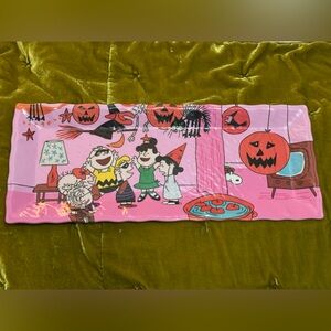 The Great Pumpkin Charlie Brown. Peanuts. Halloween Platter. Pink Halloween tray